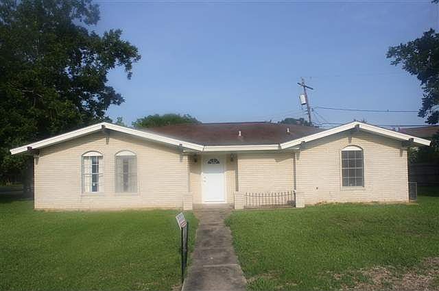 1st image of 618 Hardy Ave