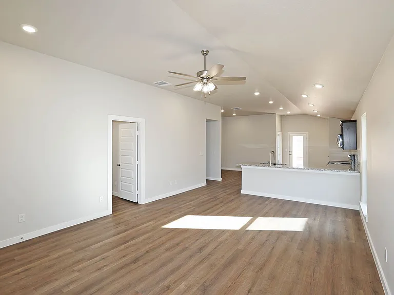 3003 Swenson St — Photo 11