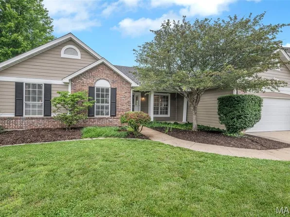 305 Arbor Glen Dr, Ballwin, MO 63021