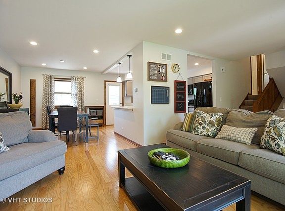 4th image of 515 W North Ave