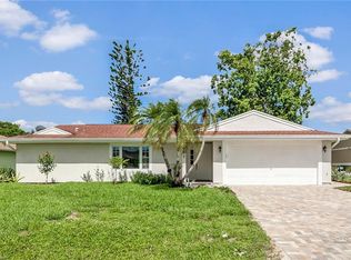 9657 Oxford St, Naples, FL 34109