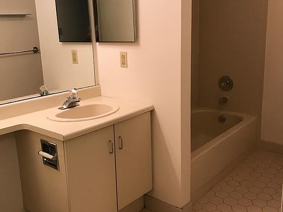4th image of 4 Navajo Ct #1507