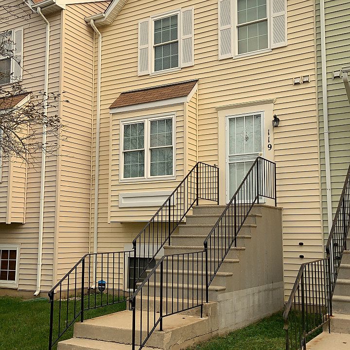 1st image of 119 Firethorn Ct