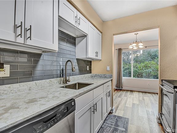 4th image of 9912 NE 116th St APT 104