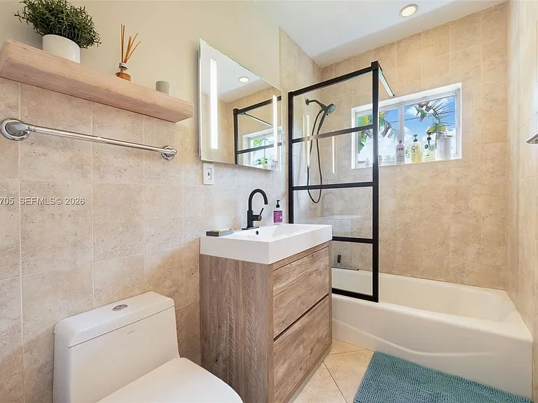 5800 SW 50th Ter #5800 — Photo 15