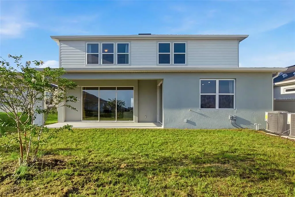5 bed, 4.5 bath, 5502 sqft, $3,300 — Photo 4