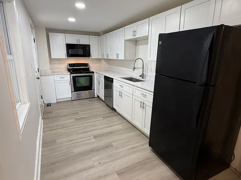 108 W Green St #110 — Photo 9