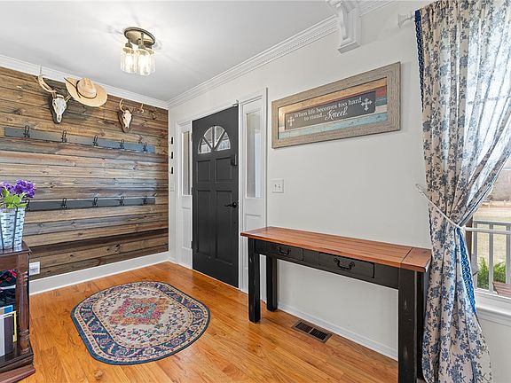 4th image of 200 Poore Rd