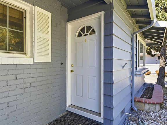 5th image of 1464 Hillsdale Ave