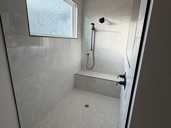 2nd image of 5702 Dunbar Cir