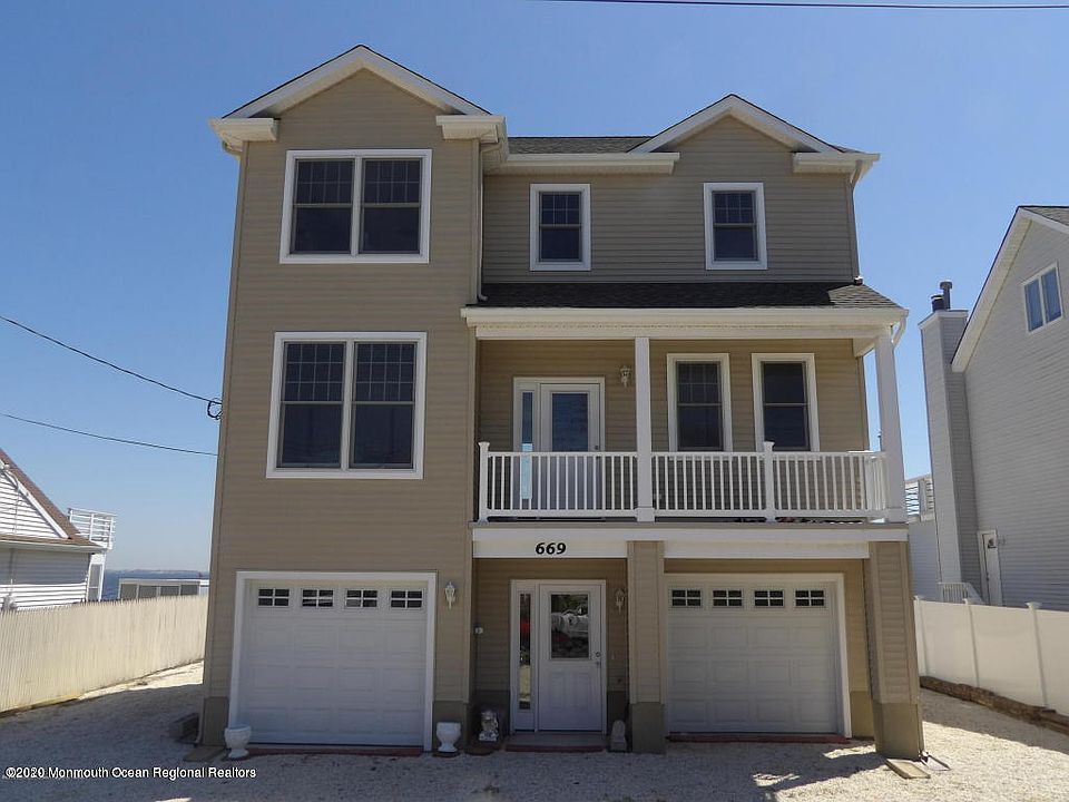 1st image of 669 Bayview Dr