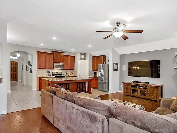 2nd image of 809 Green Coral Dr
