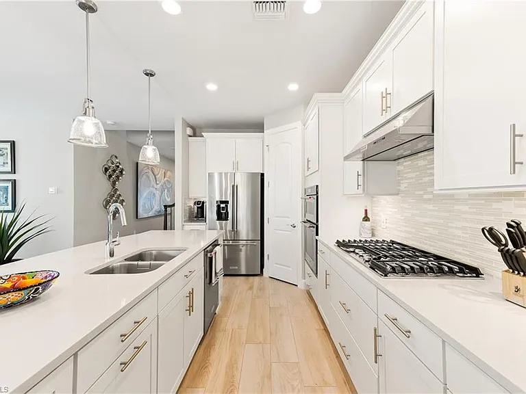 7763 Winding Cypress Dr — Photo 10