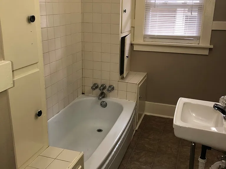 3406 Robinwood Dr — Photo 27