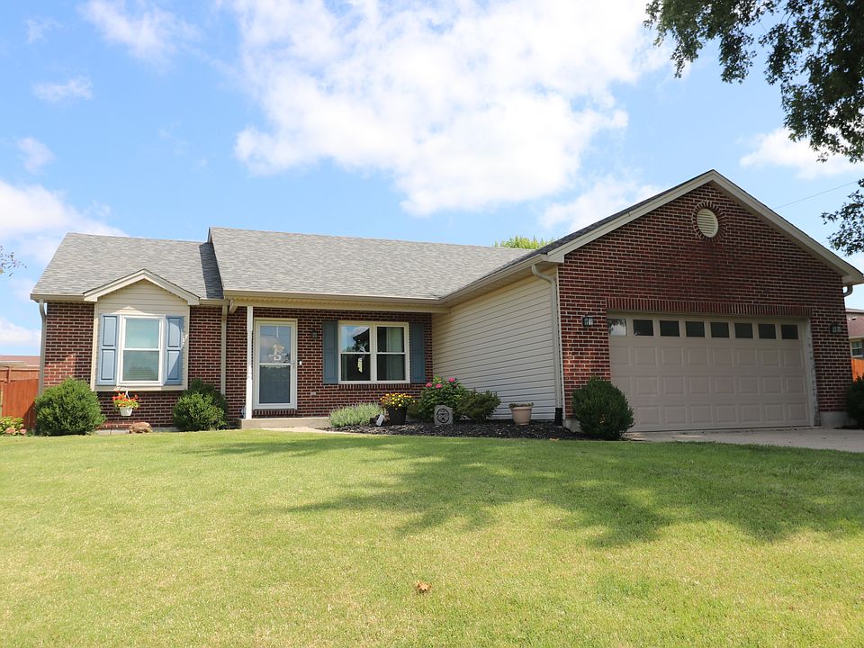 1st image of 38 Terrance Dr