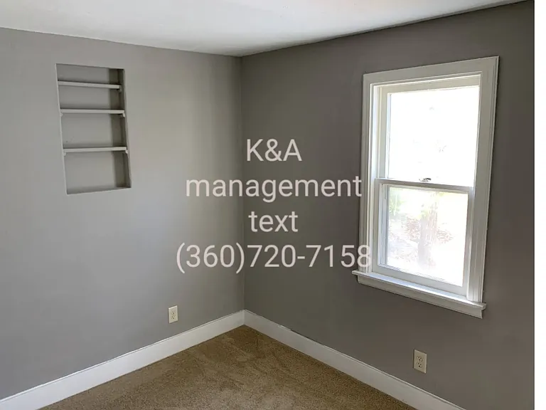 3600 N Franklin St — Photo 5