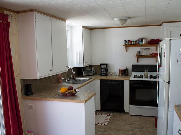 2nd image of 13 Martha Dr