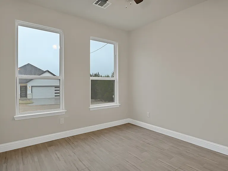 5619 Barkridge Dr — Photo 17