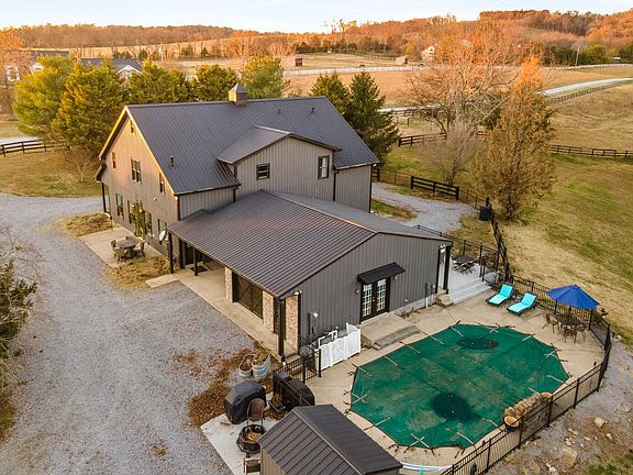 2nd image of 2806 Leonard Creek Ln