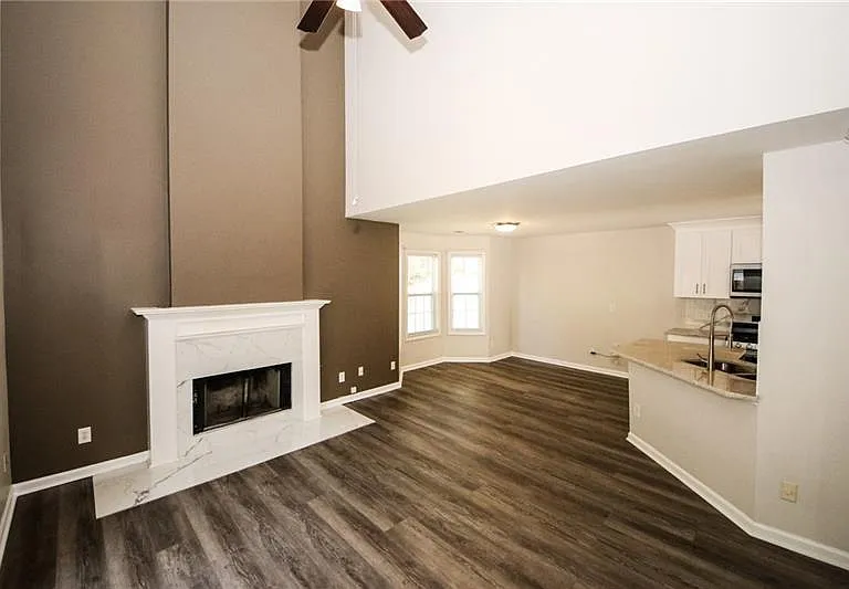 121 Stoneforest Dr — Photo 6