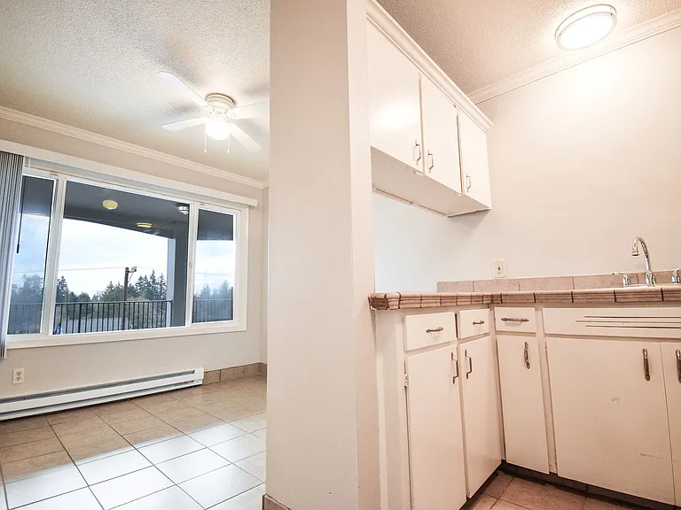 Vista Hills Apartments — Photo 4