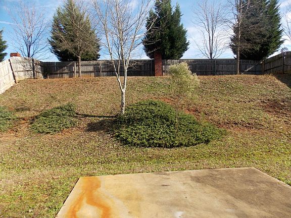 3rd image of 213 Long Dr