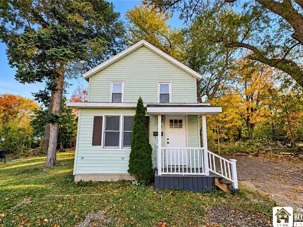 53 Union St, Westfield, NY 14787