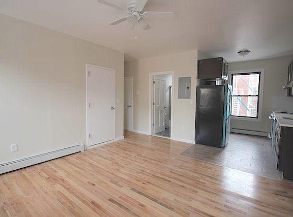 2nd image of 2560 Wallace Ave