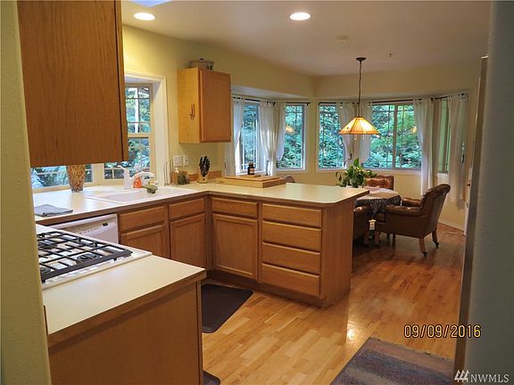3rd image of 4036 272nd Ave NE