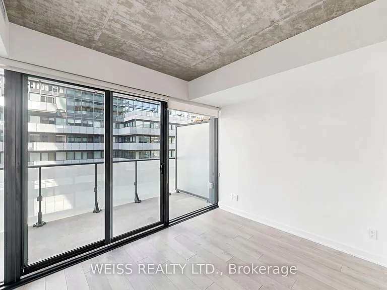 185 Roehampton Ave #520 — Photo 10