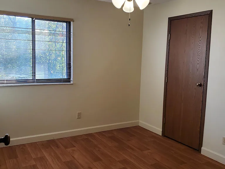 7211 Creekview Dr #8 — Photo 8