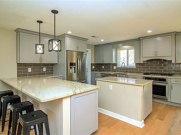 5th image of 8719 Fairlane Dr