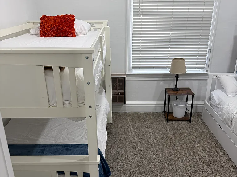 15 N 300 W — Photo 27