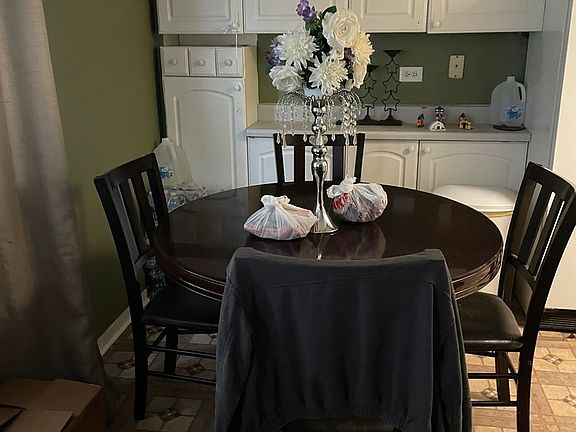 5th image of 2172 N Oakbrook Cir