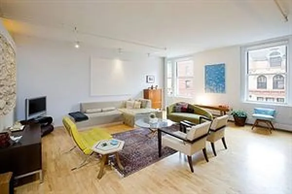 Rented by Douglas Elliman | media 16