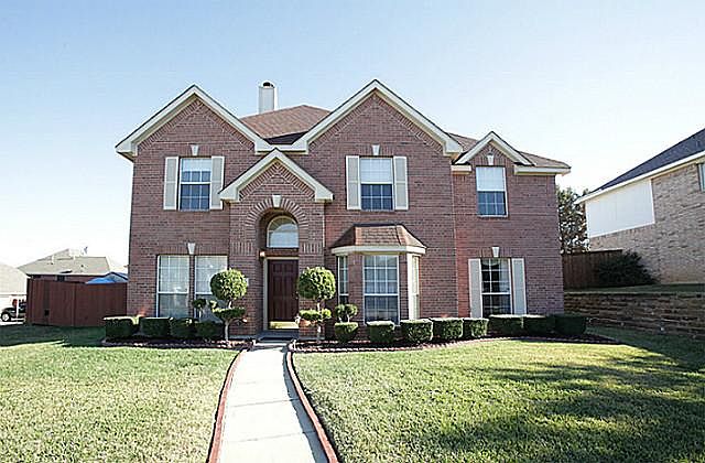 1st image of 2910 Country Cir