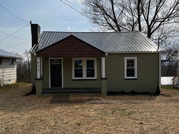 2nd image of 1613 Arbor Pl