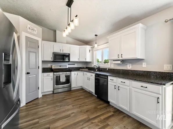 3309 Robinhood Loop, Nampa, ID 83687