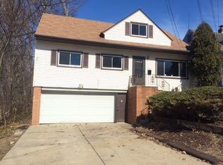 25051 Glenbrook Blvd, Euclid, OH