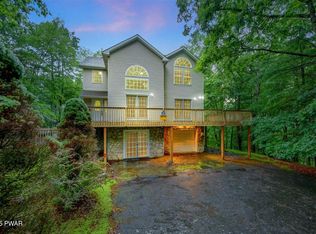 102 Eagle Rock Rd, Lackawaxen, PA 18435