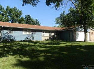416 S 5th Ave, Brandon, SD 57005