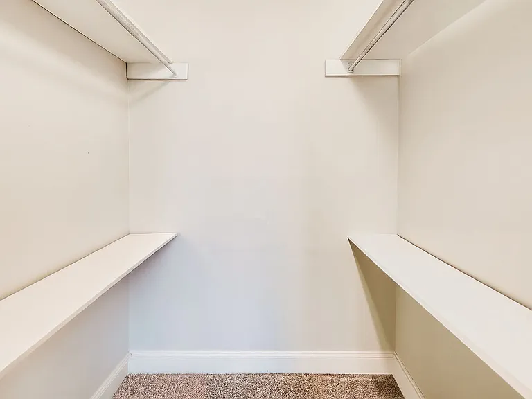 Crystal Heights Apartments — Photo 42