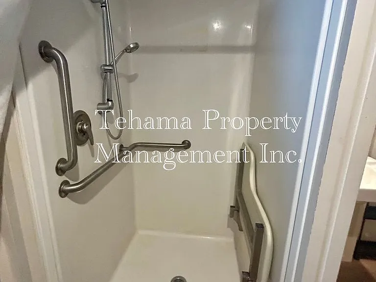 11885 Craig Ave — Photo 6