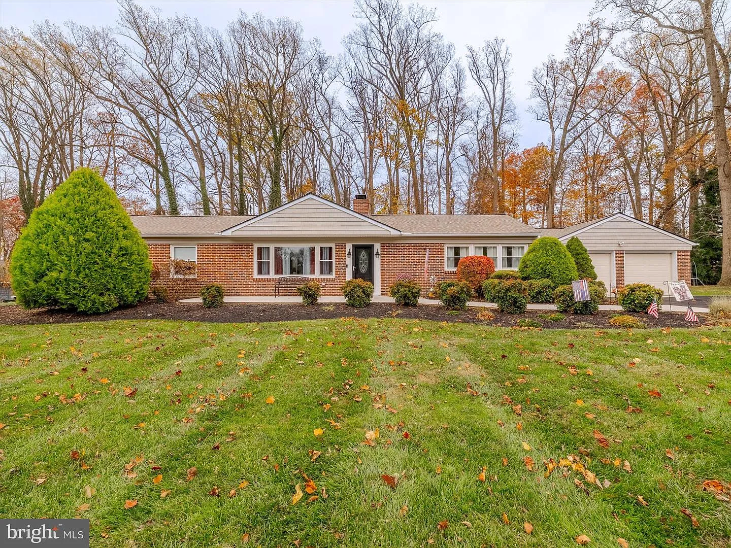 705 Potter Dr photo 1