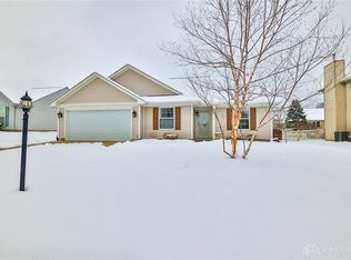1068 Colonial Cir, Lebanon, OH 45036