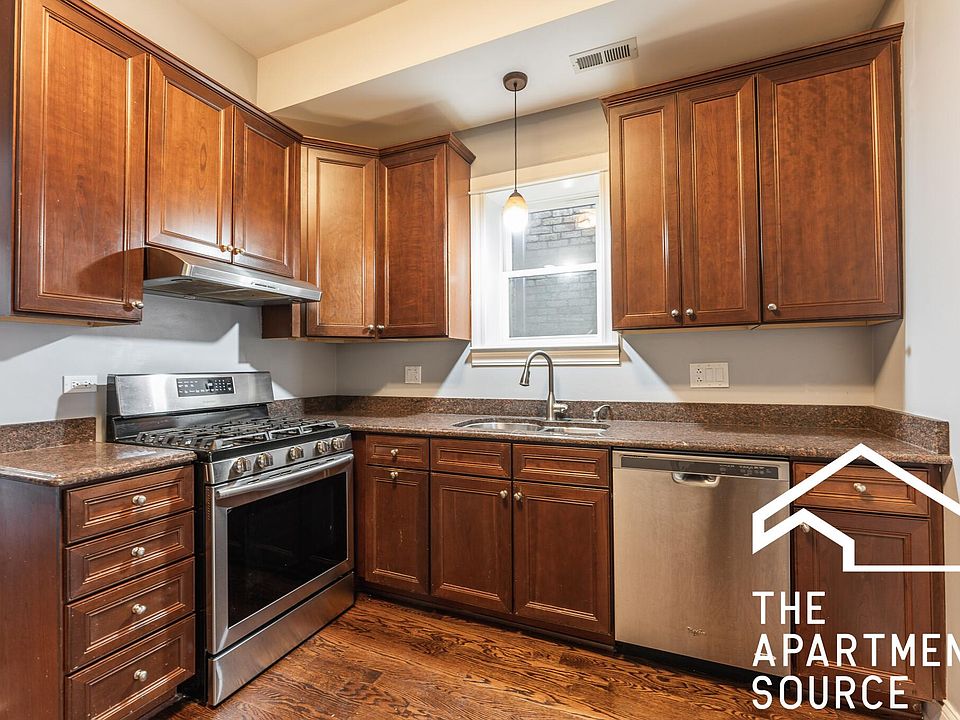 1st image of 2161 N Oakley Ave APT 2