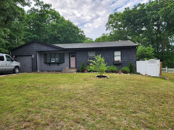 473 Long Island Ave, Medford, NY 11763