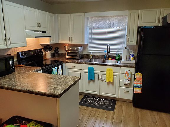 2nd image of 1364 Garden Dr