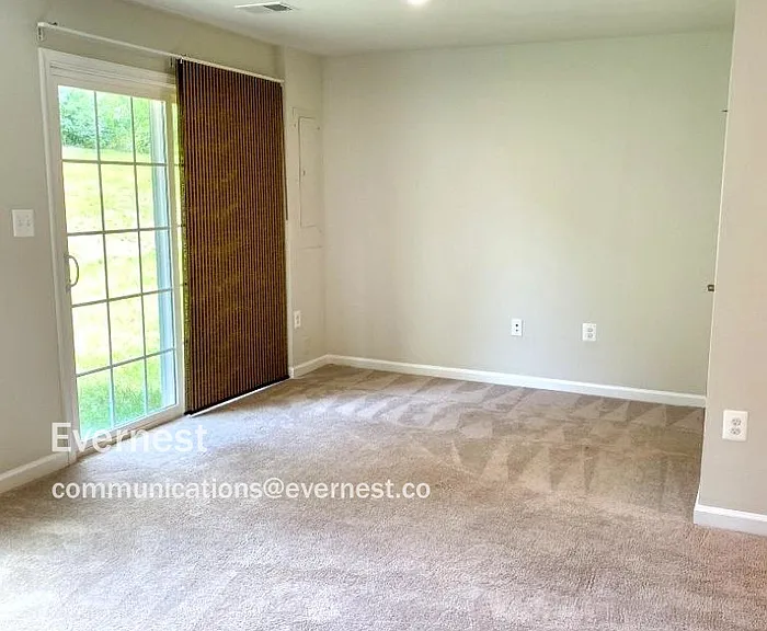 8433 Devries Ln — Photo 11