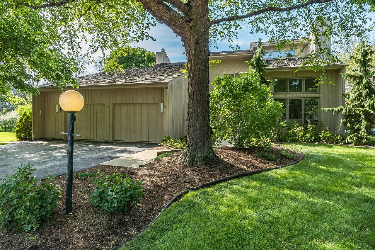 14 Redwood Ct photo 1